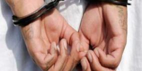 سجن أب عاقب بناته بوضع رؤوسهن في المرحاض وإجبارهن على أكل الصابون