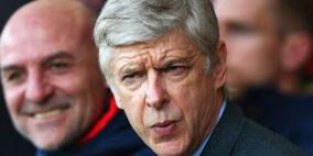 فينجر: يستبعد 3 لاعبين من قمة مانشستر يونايتد