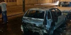 قنابل الغاز تتسبب باحتراق مركبة في بلدة ابوديس