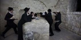 مئات المستوطنين يقتحمون 'قبر يوسف' في نابلس