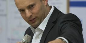 بينيت: أبو مازن شريك بإطلاق الصواريخ