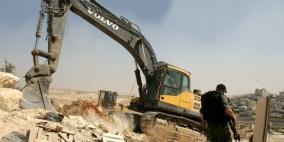 الخليل: الاحتلال يهدم 7 منشآت سكنية وزراعية