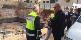 وزارة العمل تغلق 3 ورش بناء في رام الله