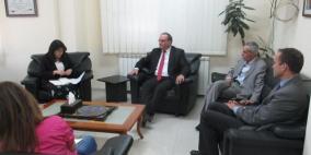 الوزير الشاعر: الطفولة الفلسطينية على رأس أولوياتنا الوطنية