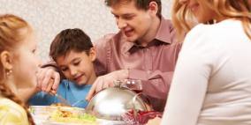 كيف تعلمين طفلك الإتيكيت