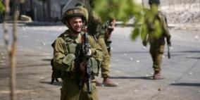 قوات الاحتلال تعتقل فتى وتعتدي على والده في بلدة عزون