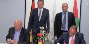 "المركز الكوري" يوقع اتفاقية تعاون بين مدينتي منهايم الالمانية والخليل