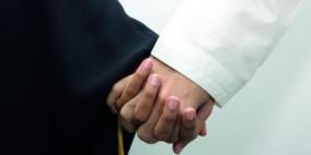 جمارك دبي تبحث عن استقرار موظفيها بتزويجهم