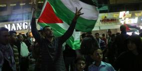 بالصور: مسيرة ليلية نصرة لغزة في الخليل