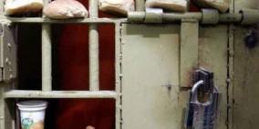 7 أسرى يواصلون إضرابهم المفتوح عن الطعام