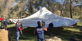 الاحتلال يزيل بالقوة قرية باب الشمس