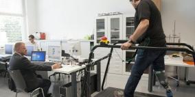 أول ساق صناعية تحاكي أحاسيس الساق الحقيقية