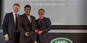 جاكوار لاند روڤر تقدم جائزتي أفضل تقني للعام وأفضل مستشار خدمة للعام 2016