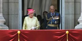 لقطات تلفزيونية تُظهر الأمير فيليب زوج ملكة بريطانيا وهو يسب مصورا