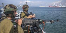 زوارق إسرائيلية تستهدف مركب صيد لبناني