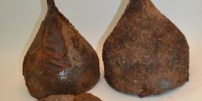 روسيا.. العثور على خوذات وأسلحة من القرن السادس عشر