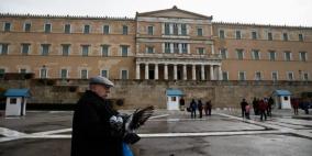 خبراء: طوفان اليونان مدمر لكنه بعيد عن البنوك العربية