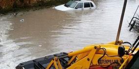 دفاع مدني رام الله يتعامل مع حادثين انقاذ سيارة