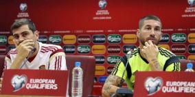 راموس وكاسياس ينضمان إلى قائمة المدافعين عن بيكيه