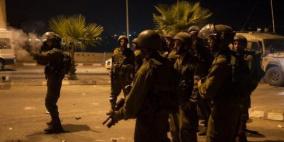 الاحتلال يقتحم سلوان والعيسوية ويطلق القنابل الصوتية والغازية