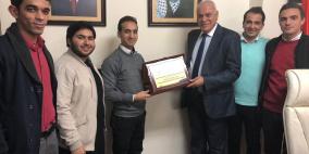 الفريق الطبي لبحث "المتلازمة الأيضية لدى فلسطيني الشتات في لبنان" يكرم اللواء ابو العينين