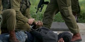 ضرب عنيف.. الاحتلال ينكل بثلاثة شبان خلال اعتقالهم