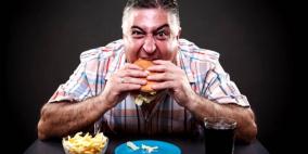 دراسة تكشف لماذا يزيد الوزن في فصل الشتاء.. الطعام وحده ليس السبب