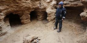 تعود للحقبة الرومانية: اكتشاف مثير لمقبرة أثرية بمنزل شمال غزة