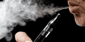  تدخين السجائر الإلكترونية يزيد من خطر الإصابة بالسرطان