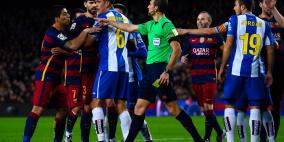 شجار بين لاعبي برشلونة وإسبانيول خارج المعلب