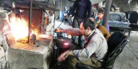 مصانع في الخليل تسترد مواد كيماوية بعد 15 عاما من المنع