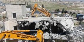 القدس: الاحتلال يهدم منزلين في أبو غوش ويشرد أصحابها