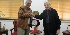رئيس جامعة القدس يستقبل الدكتور "ادوارد حكيم" أول أخصائي تركيبات سنية في فلسطين الاردن
