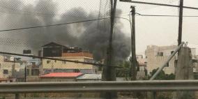 فيديو.. حريق ضخم في مخازن زيوت سيارات بمخيم العروب