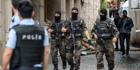 أوامر باعتقال 300 عسكري تركي