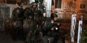 قوات الاحتلال تعتقل شابا من سبسطية