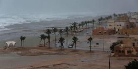 صور.. عُمان تستعد لمواجهة إعصار مكونو
