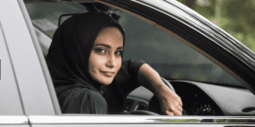السعودية ترفع حظر القيادة على النساء اعتبارا من الاحد