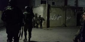 اعتقال 11 مواطنا بينهم رجل وزوجته