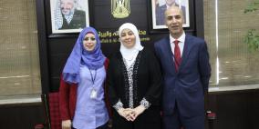 د.غنام تسلم كراسي كهربائية بدعم من بنك الأردن لعدد من ذوي الإعاقة