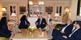 الرئيس عباس يستقبل أمين عام الفيفا