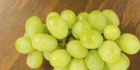 3 فوائد العنب الأخضر للرجيم