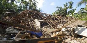 82 قتيلا في زلزال بجزيرة اندونيسية 