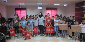 المشروبات الوطنية وراية توزعان "هدايا العيد" على الأطفال الأيتام والمرضى 