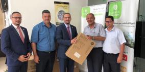 بنك القدس يتبرع بأجهزة حاسوب لمدرسة إحسان سمارة