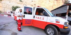 اصابة فتى بجروح خطيرة جراء دهسه من قبل مستوطن شرق يطا