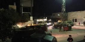 الاحتلال ينصب حواجز عسكرية ويستولي على منزل غرب جنين