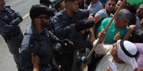 اصابة عدد من المواطنين بينهم الوزير وليد عساف بالاختناق واعتقال مرافقه خلال قمع الاحتلال مسيرة الخان الاحمر