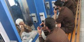 35 مواطنا من ذوي معتقلي غزة يزورون أبناءهم في سجن "رامون"