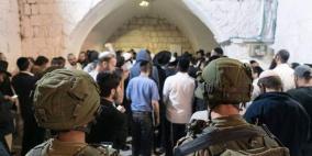 20 اصابة عقب اقتحام مئات المستوطنين "مقام يوسف" في نابلس